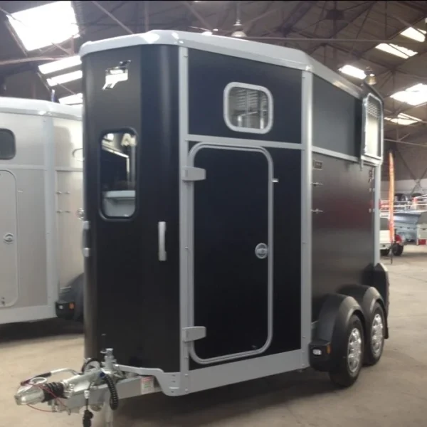 photo du produit Van 2 places HB506 Confort pont-portes IFOR Williams 2600Kg