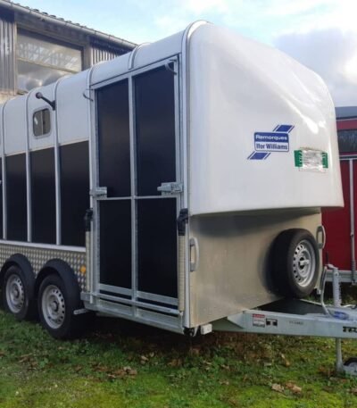 photo du produit Van Cheval Ifor Williams HB 610 – Transport 4/5 Chevaux