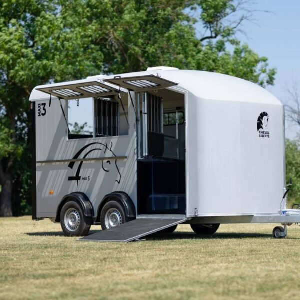 photo du produit Van Minimax – Transport 3 Chevaux | Confort & Sécurité