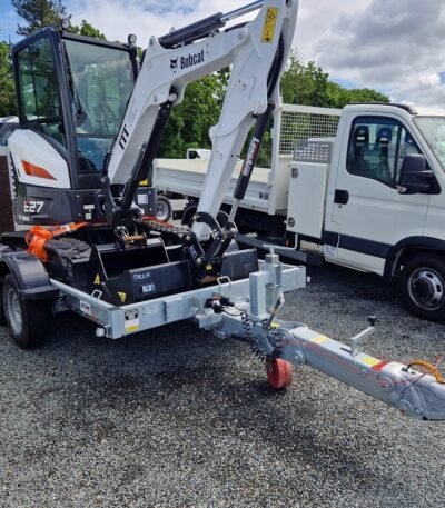 photo du produit Bobcat E27Z (2023) + Remorque ECIM + 3 Godets + Marteau BRH Furukawa FX35-S