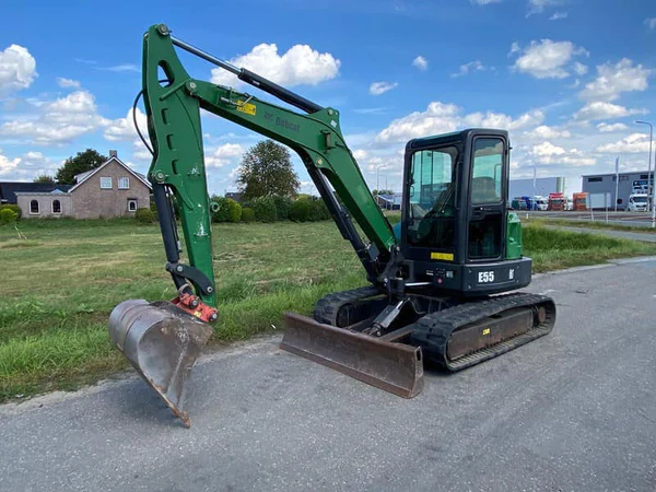 photo du produit BOBCAT E55 d’Occasion (2012) – Mini-Pelle 5,7T + 3 Godets