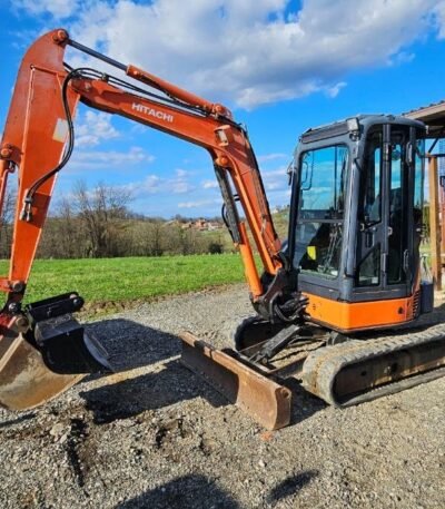 photo du produit Hitachi ZX35U-2 d’Occasion (2007) – Mini-Pelle 3,5T Équipée