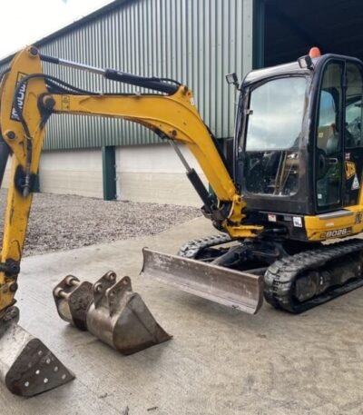photo du produit Mini Pelle JCB 8026 CTS (2014) – 2,6T + Équipements