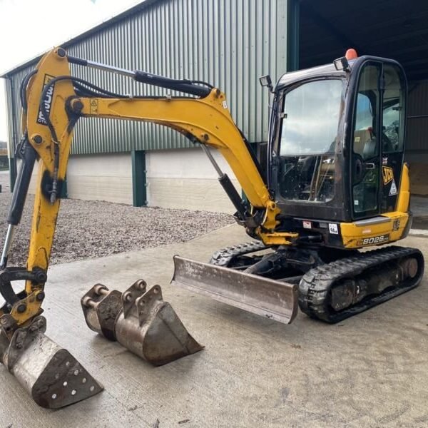 photo du produit Mini Pelle JCB 8026 CTS (2014) – 2,6T + Équipements