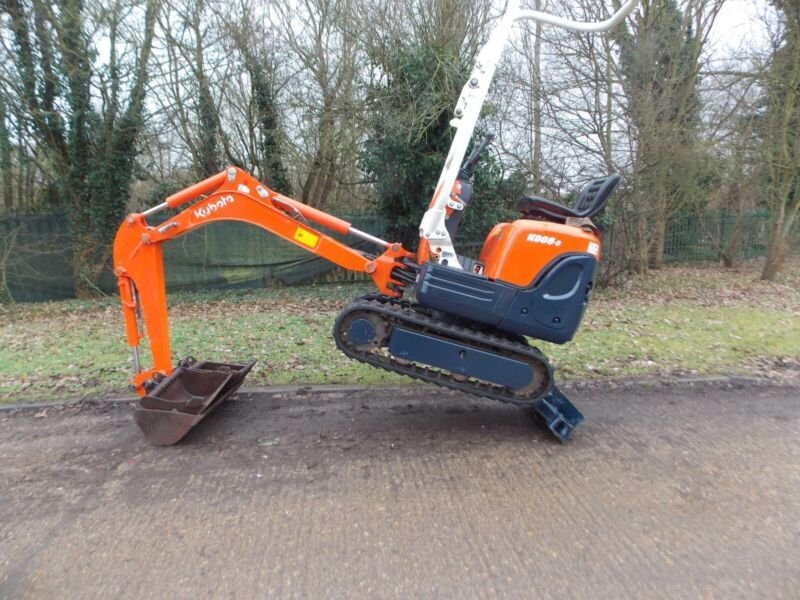 K008-3-Micro-Pelle-0.8T-2013-8-1-9.jpeg photo du produit Kubota K008-3 Micro 0,8T (2013) – 2694 Heures, Entretien Complet, 3 Godets