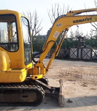 photo du produit Komatsu PC27R (1998) – Mini Pelle 3T, 5099 Heures, Bon État