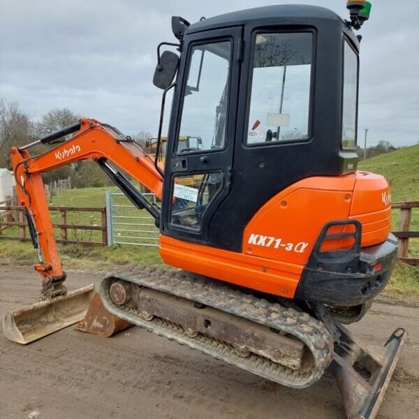 photo du produit Kubota KX71-3 – 2,5T – 2012 – Mini pelle avec 3 godets