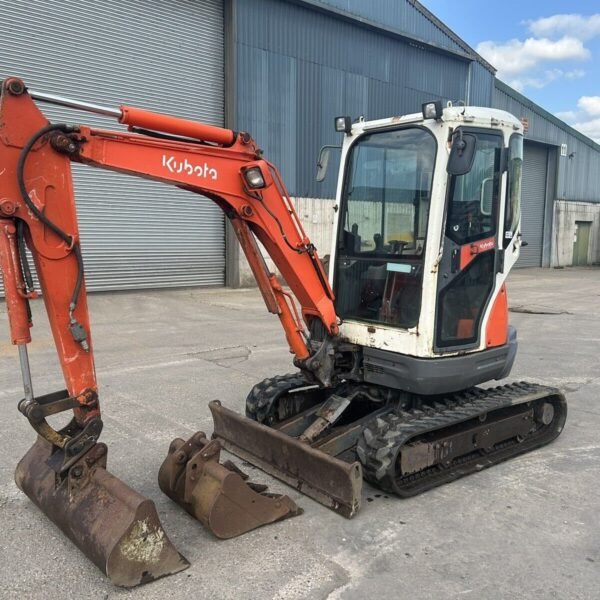 photo du produit Kubota U25-3 Occasion 2008 – Mini Pelle 2,6T avec BRH et 3 Godets