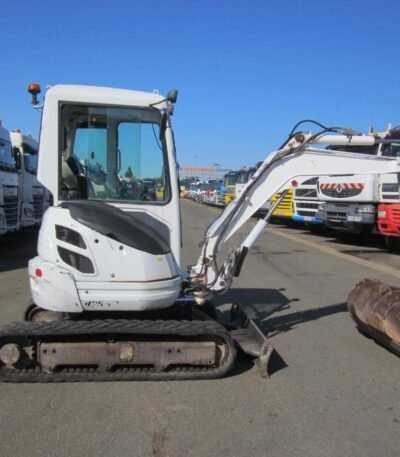 photo du produit Kubota U25-3 Occasion 2005 – Mini Pelle 2,6T avec 3 Godets et Attache Rapide