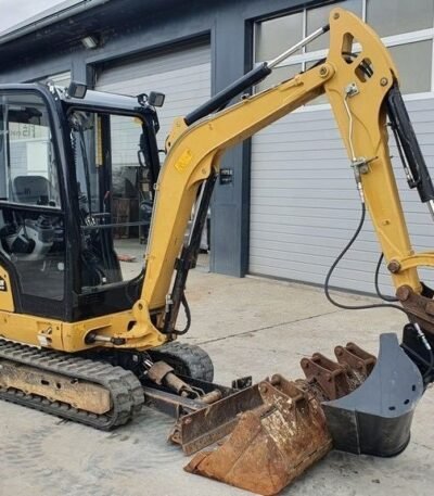 photo du produit Caterpillar CAT 302.2D d’Occasion (2013) – Mini-Pelle 2,1T + 3 Godets