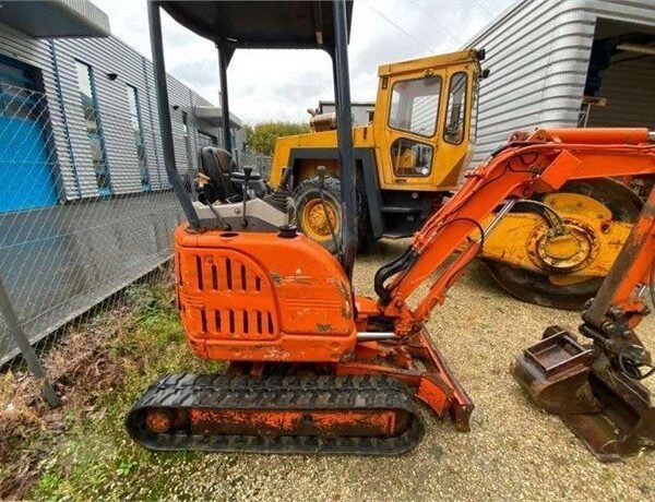 photo du produit Mini Pelle IHI 15NX d’Occasion (2004) – 1,5T + 3 Godets