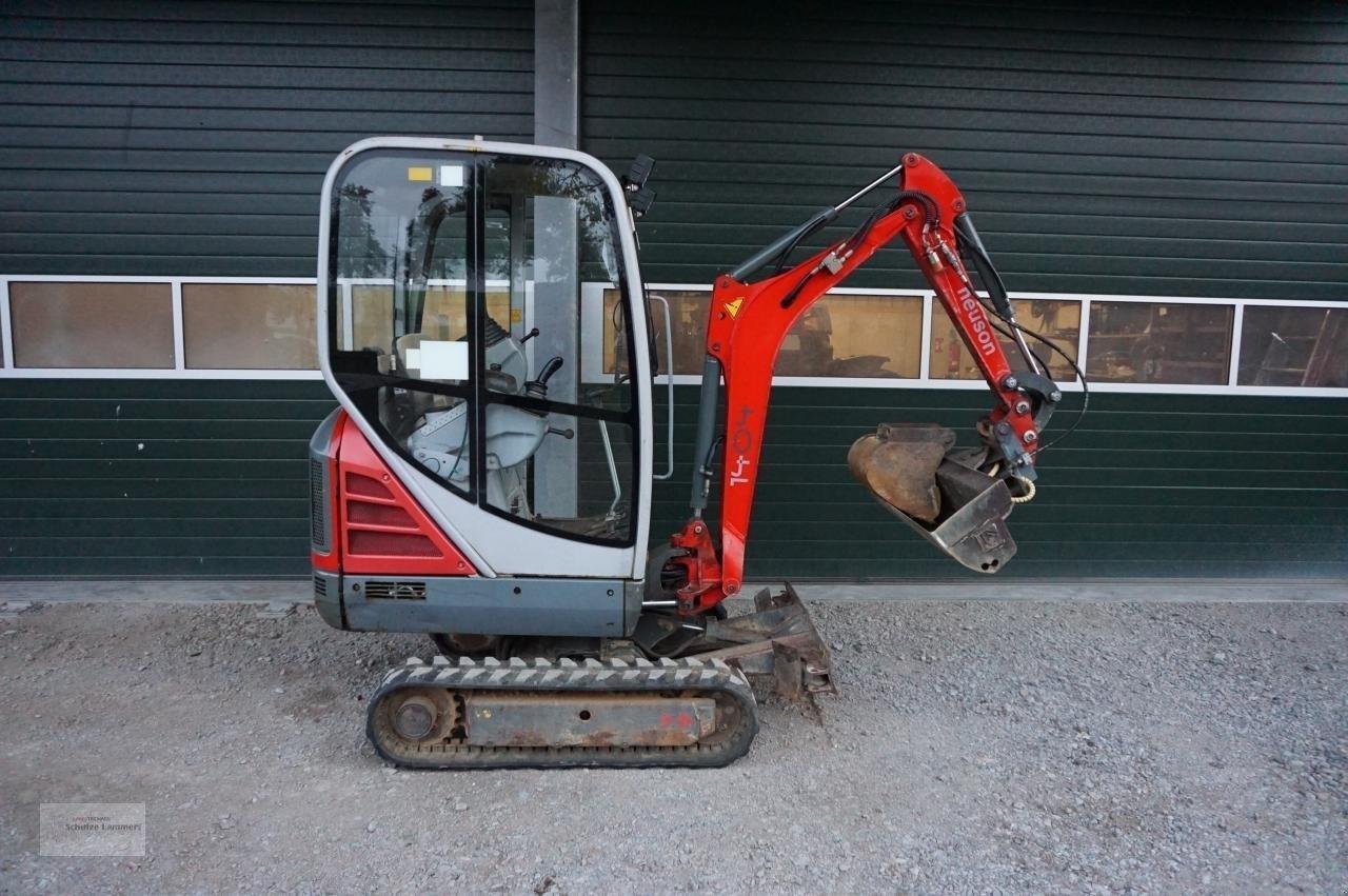 Neuson-1404-06.jpg photo du produit Neuson 1404 (2008) – 1,4T, 3620H, 3 Godets, Moteur Yanmar