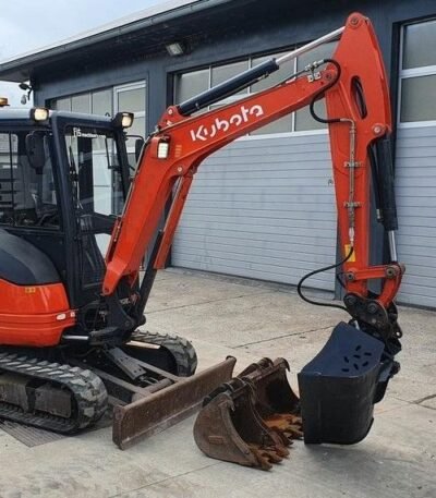 photo du produit Mini pelle Kubota KX71-3 2,8T – 2017 occasion