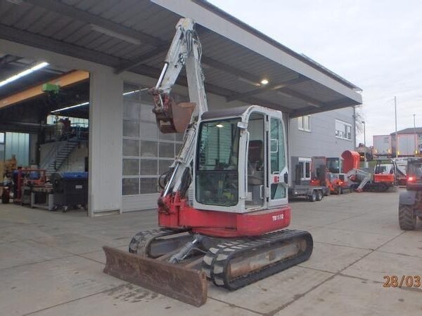 photo du produit Takeuchi 153 FR (2008) – 5.6T, 5225H, 3 Godets, Moteur Yanmar