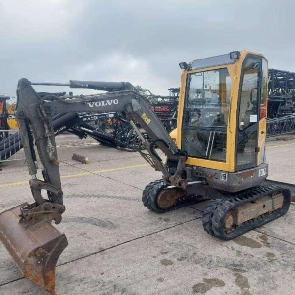 photo du produit Mini Pelle Volvo ECR28 – 2007 – 2,8T, 4065h, 3 Godets