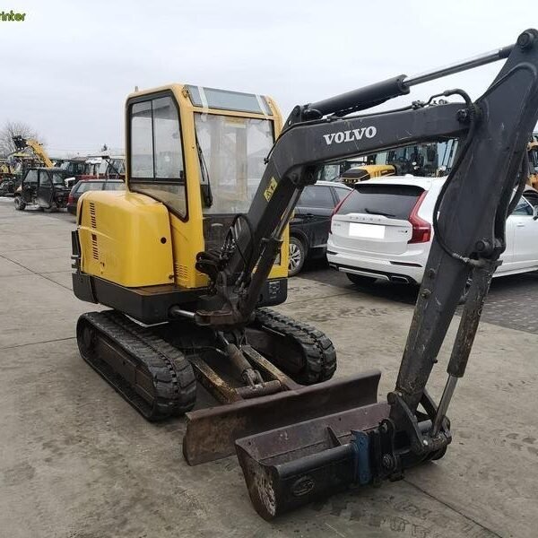 photo du produit Mini Pelle Volvo EC30 – 2006 – 3,09T – 7 000h