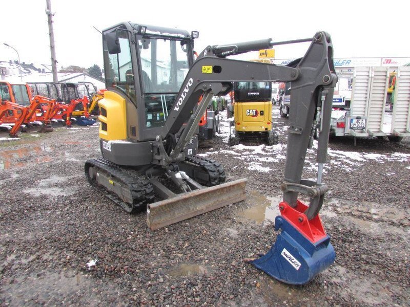 Volvo-ECR-25-D-14.jpg photo du produit Mini Pelle Volvo ECR25D – 2021 – 2,47T – 231h