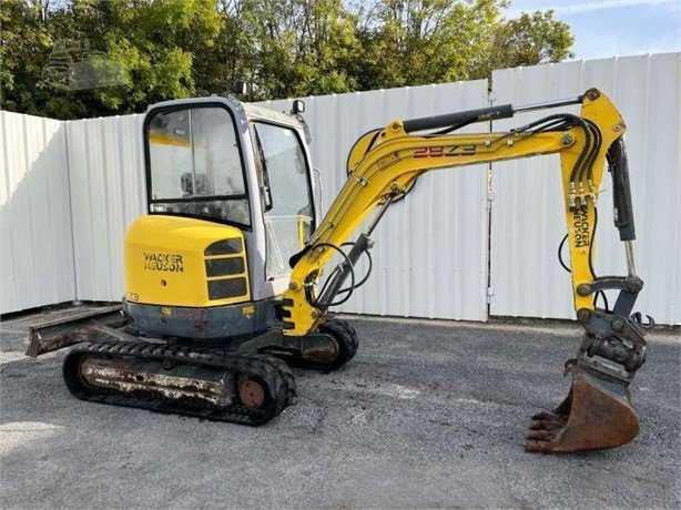 WACKER-NEUSON-28Z3RD-0143.jpeg photo du produit Wacker Neuson 28Z3 RD + 3 GODETS – Mini Pelle Compacte et Performante