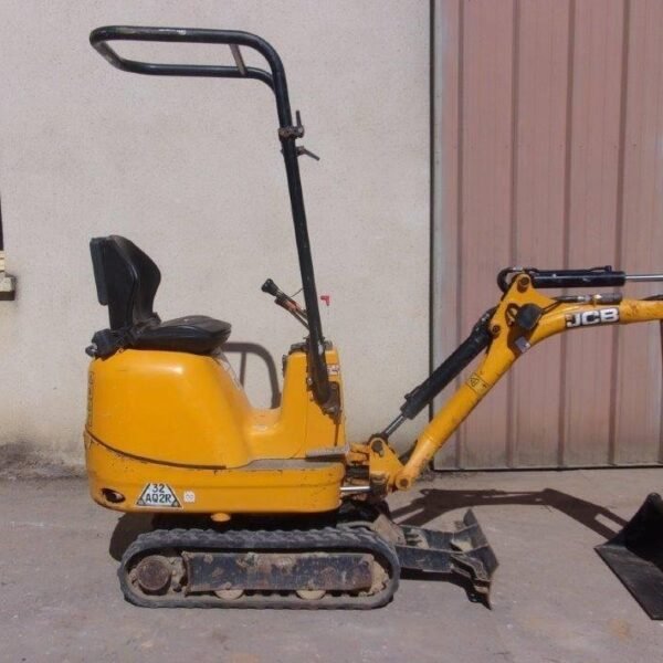 photo du produit Mini Pelle JCB 8008 d’Occasion (2017) – 0,9T + 3 Godets