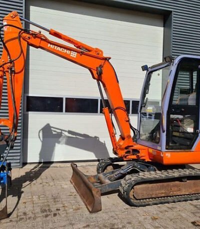 photo du produit Mini Pelle Hitachi EX30 – 2006 – 2970 kg – Occasion